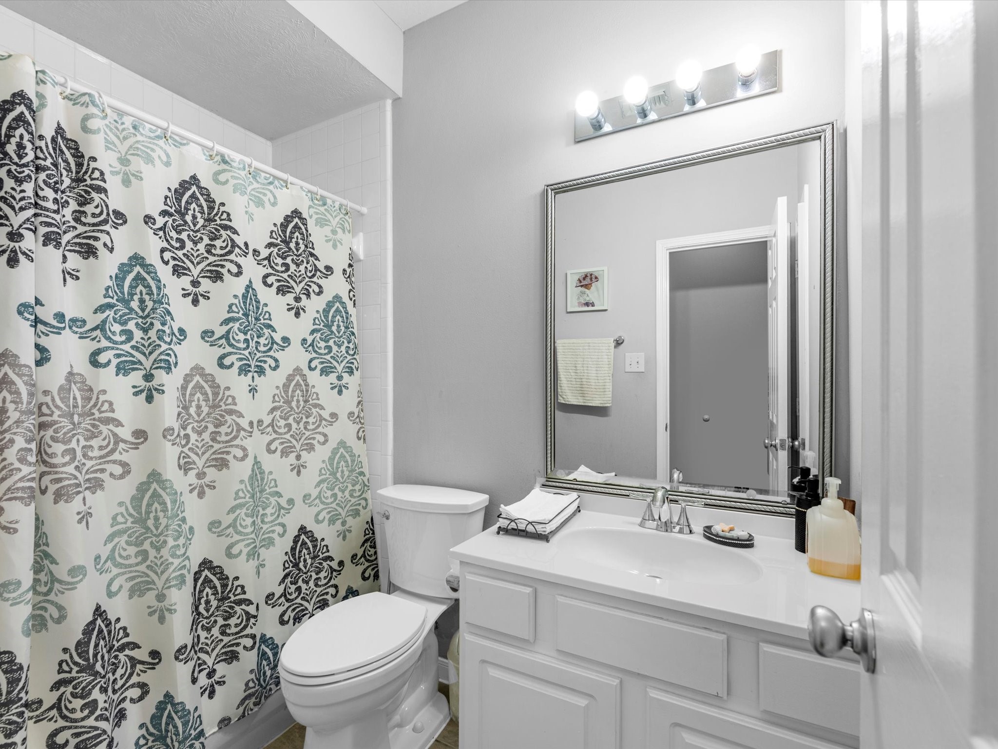2507 Stonebury Lane Property Photo 14