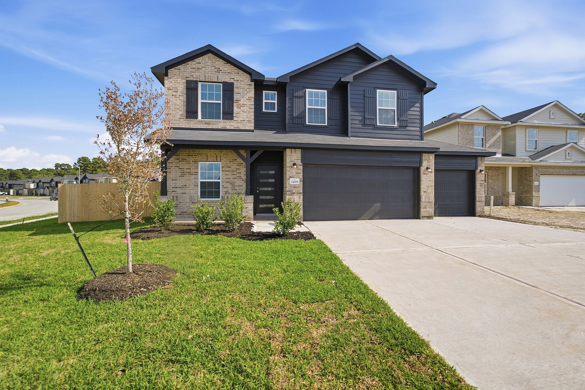 14018 Darley Oak Court Property Photo 3