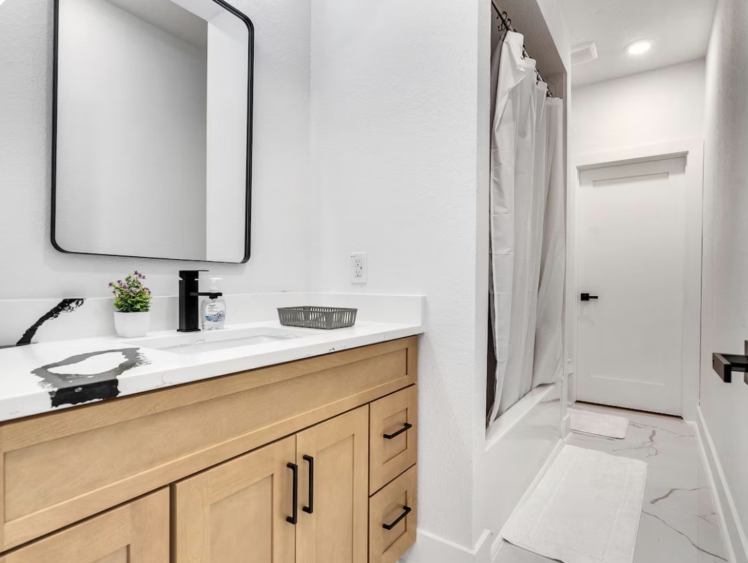 2711 Berry Street Property Photo 19