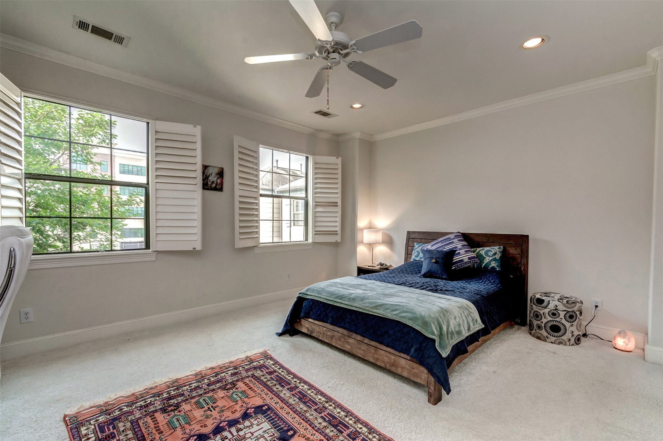 1916 W Bell Street A Property Photo 9
