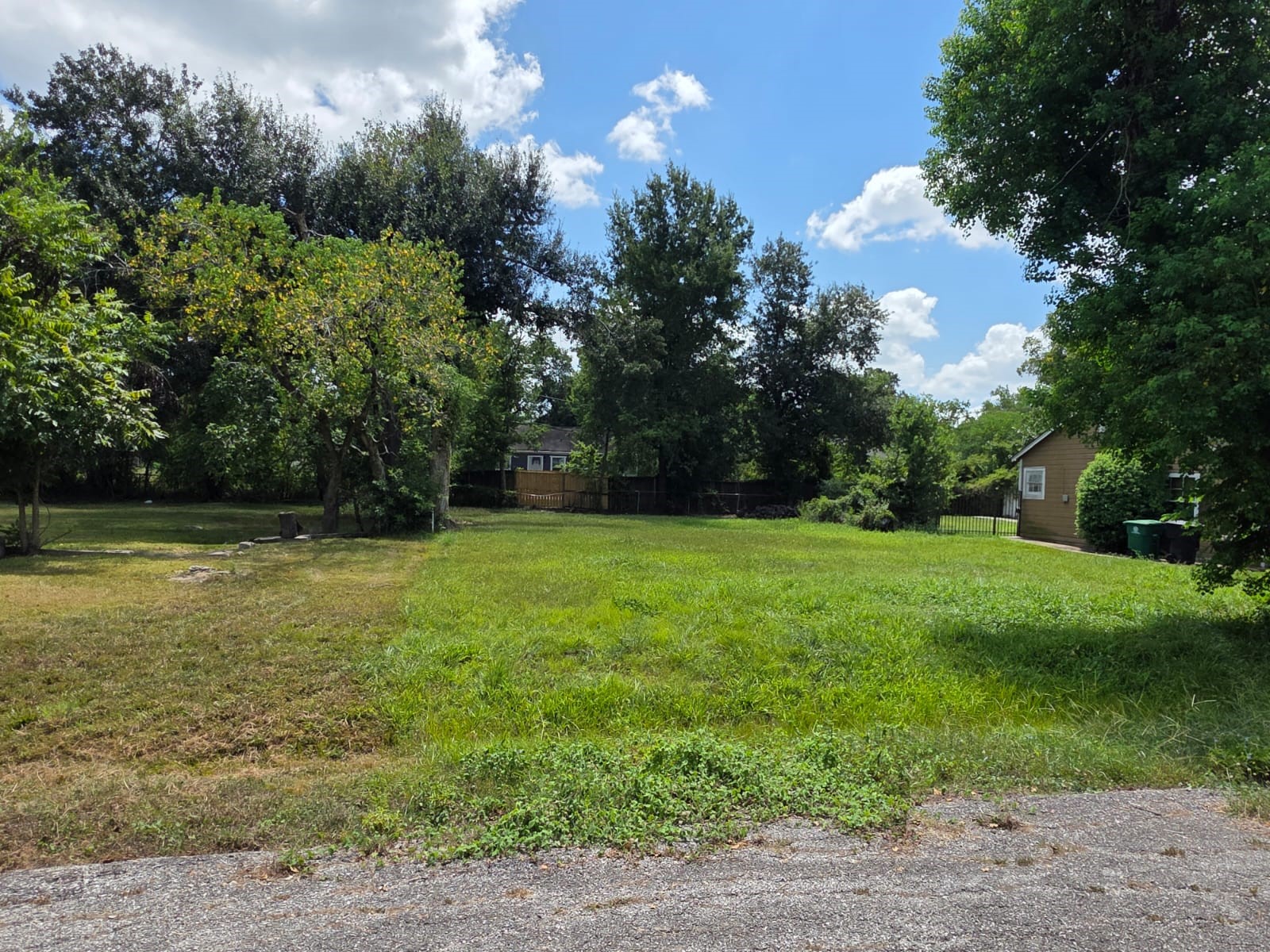 6825 Beachwood Street Property Photo 2