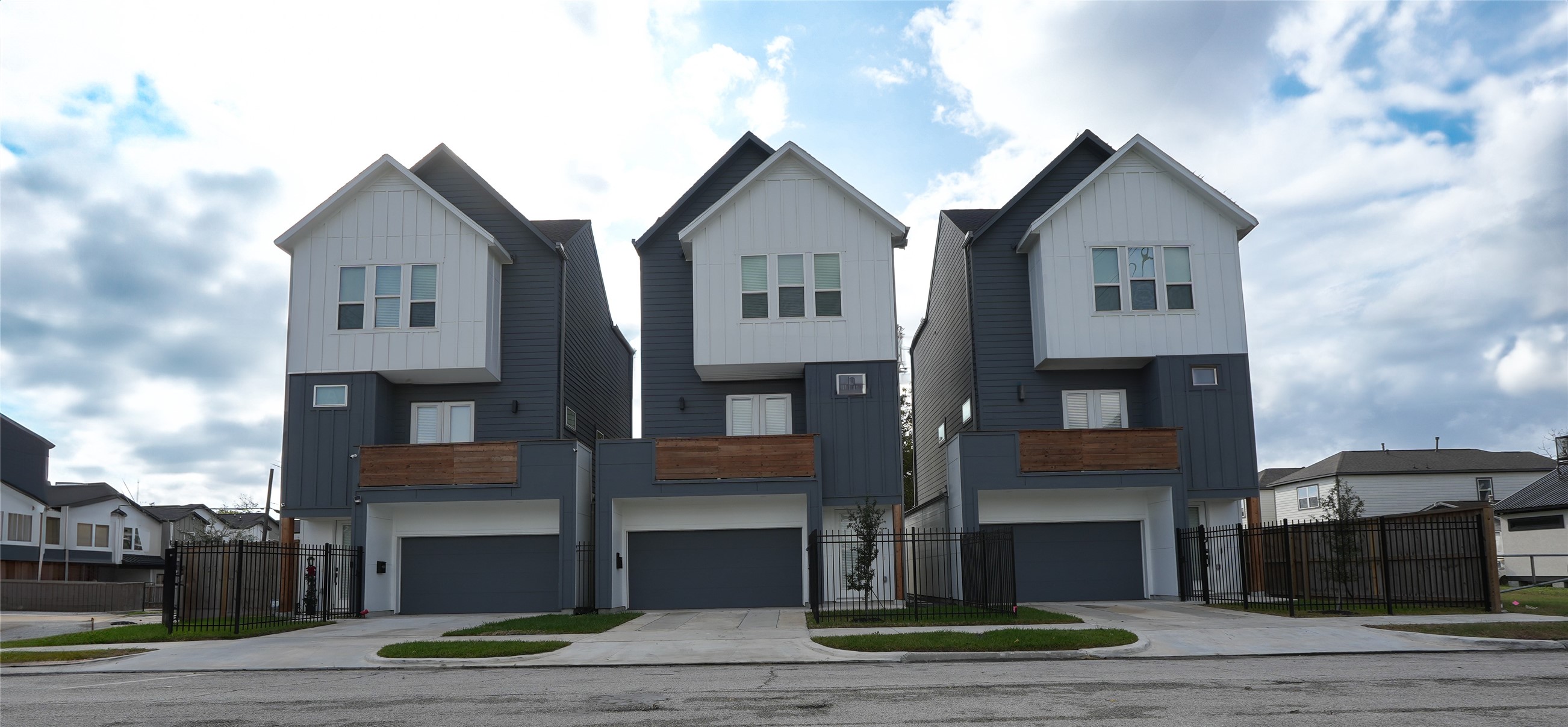 1614 Euel Street Property Photo 1