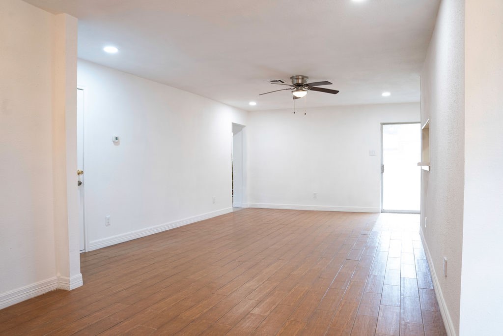 12130 Glenhollow Drive Property Photo 9