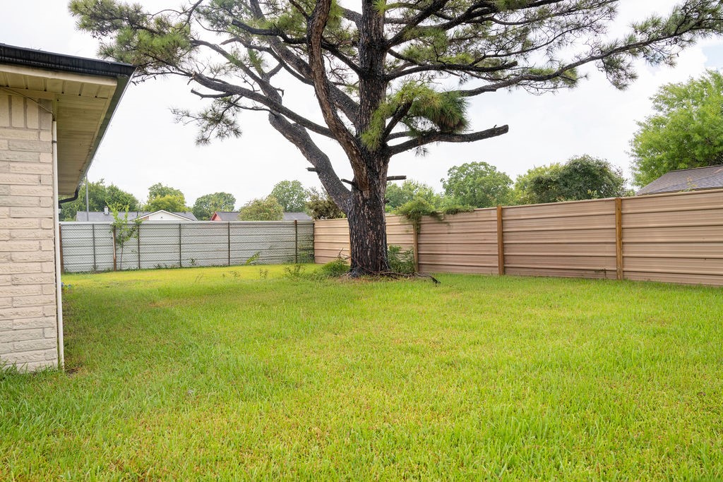 12130 Glenhollow Drive Property Photo 11