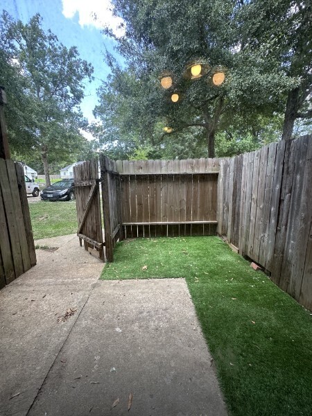 14 Lakeway Street Property Photo 10