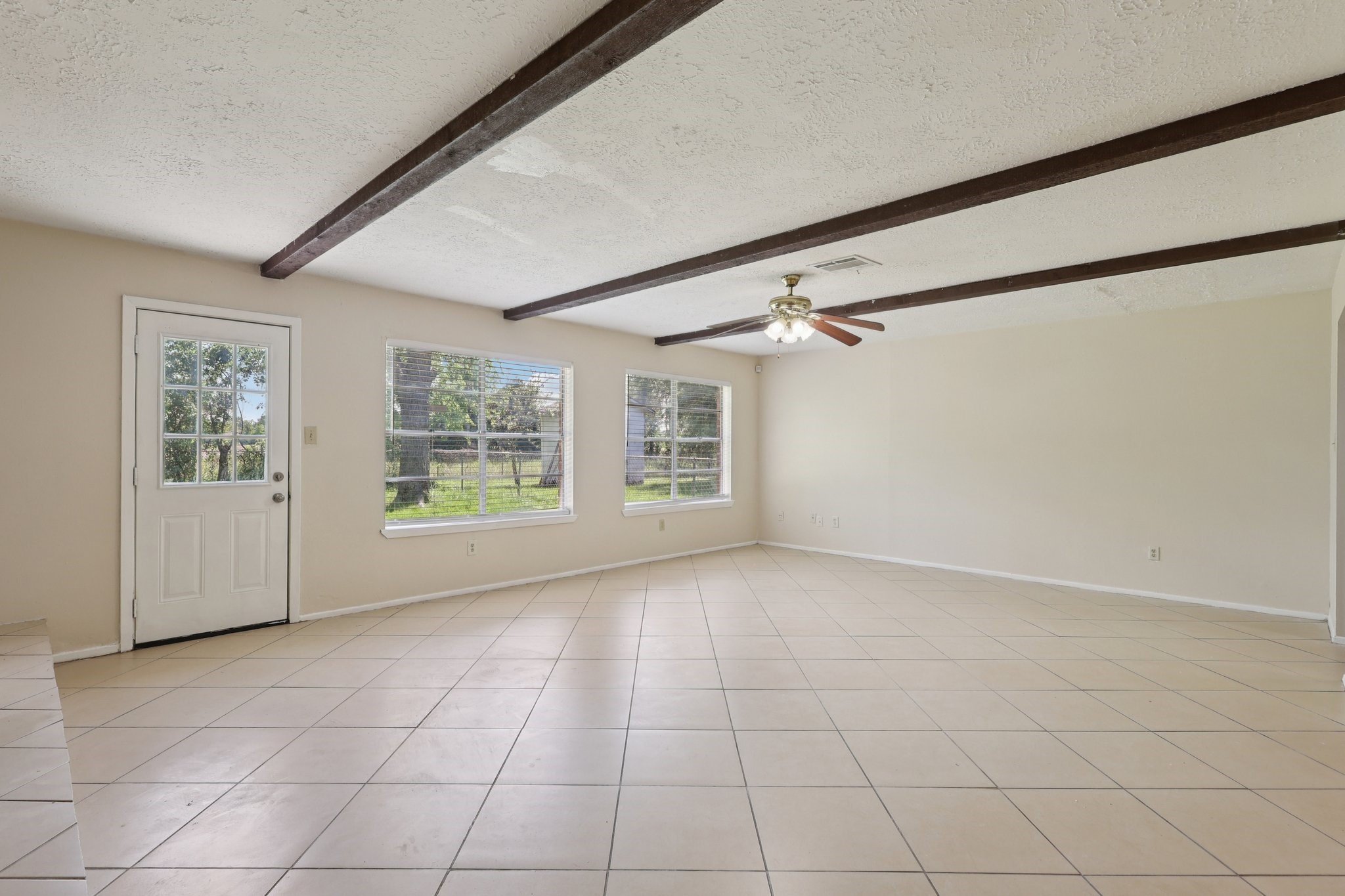 13419 Montaigne Drive Property Photo 3