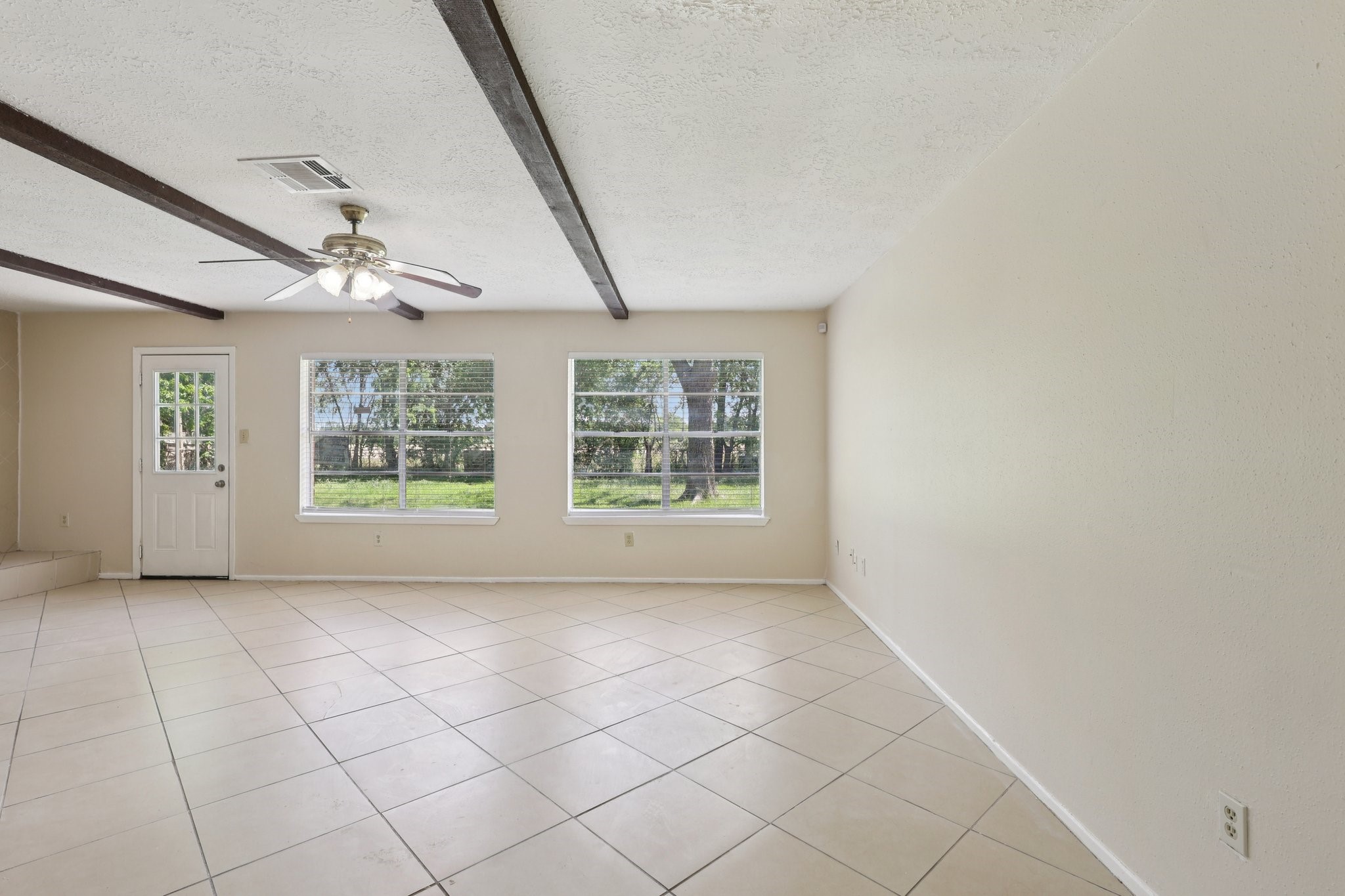 13419 Montaigne Drive Property Photo 8