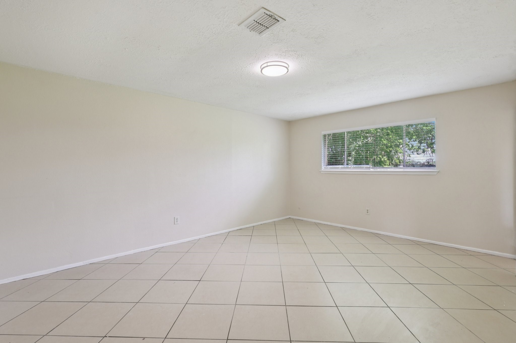 13419 Montaigne Drive Property Photo 13