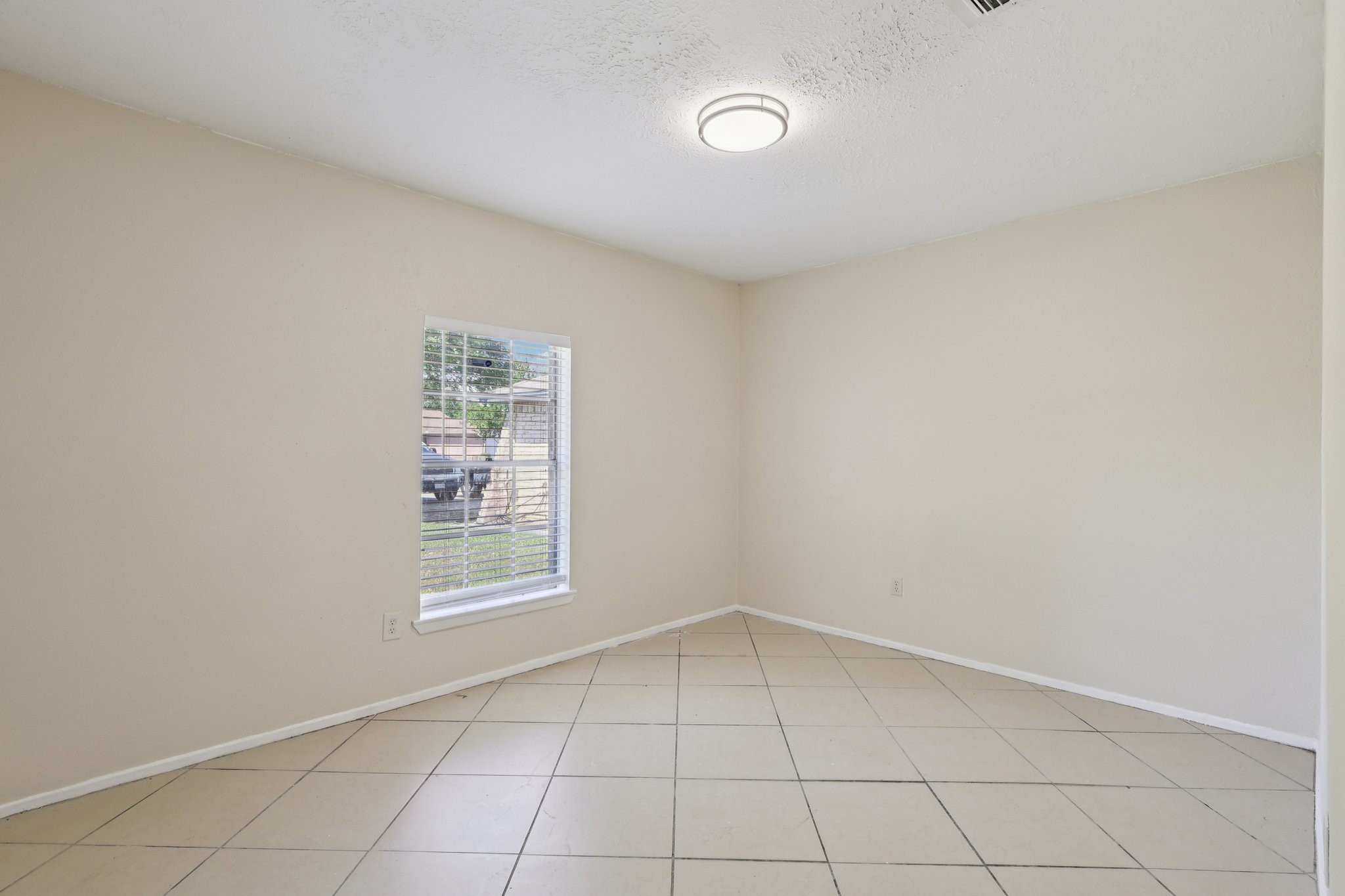 13419 Montaigne Drive Property Photo 15