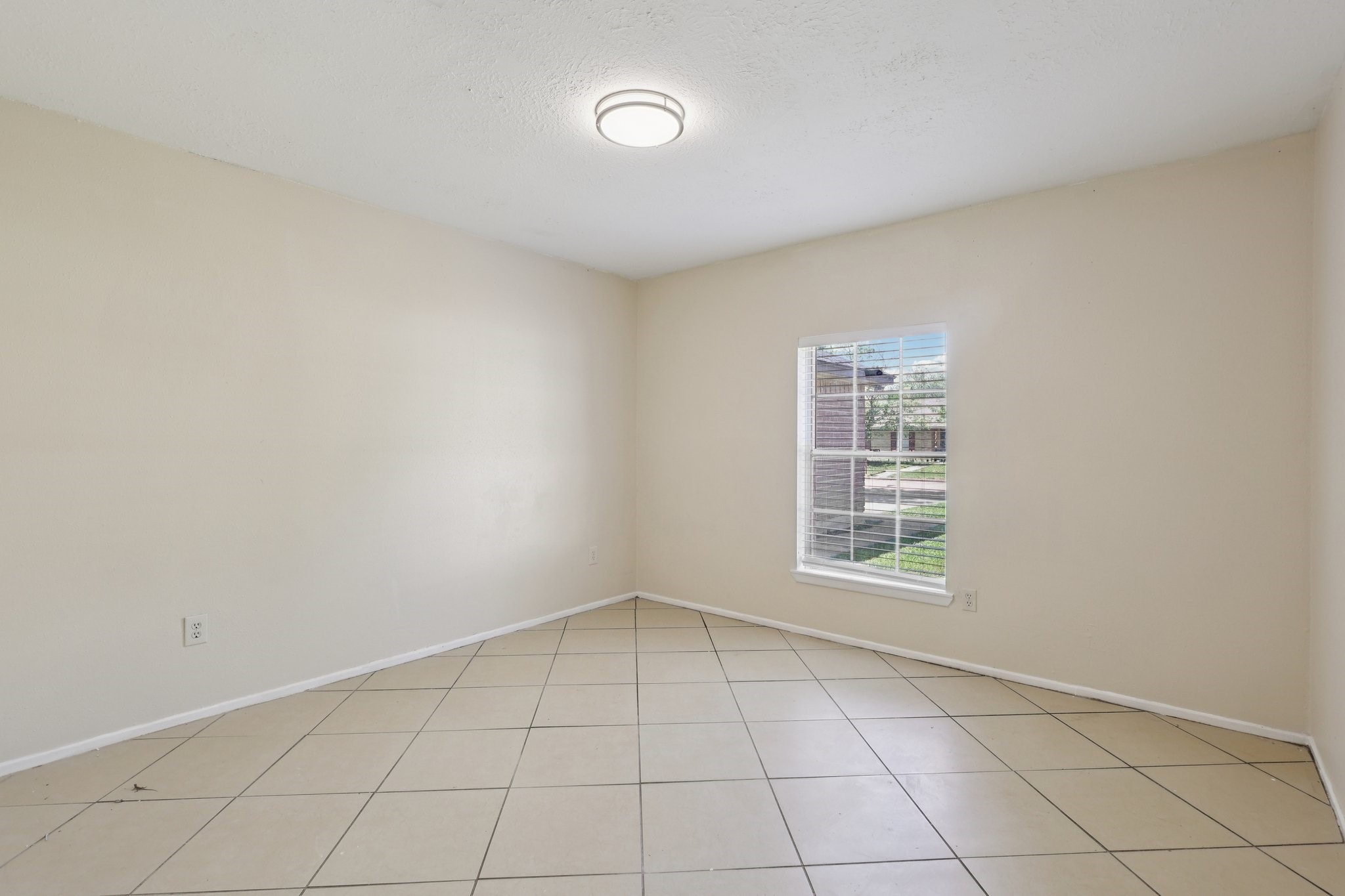 13419 Montaigne Drive Property Photo 17