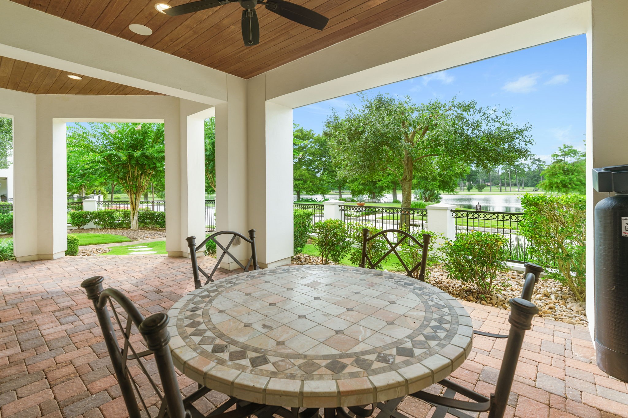 75 Lakeside Cove Property Photo 7