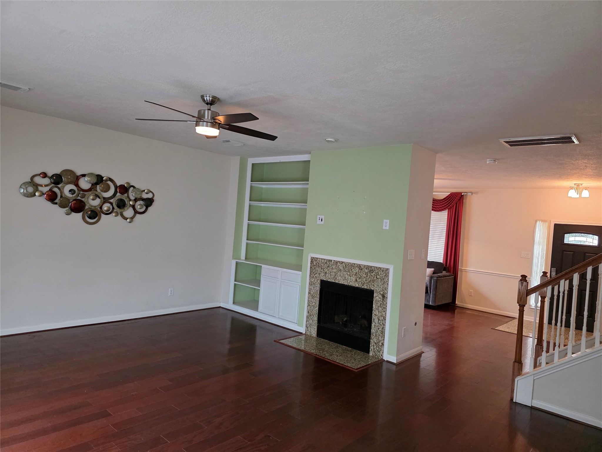 2715 Riverhollow Lane Property Photo 9