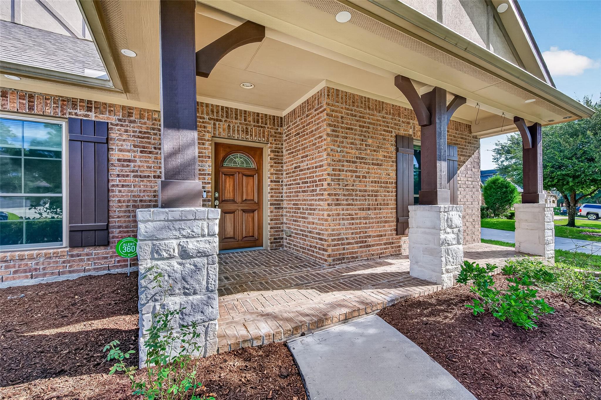 2511 Rosemere Drive Property Photo 4