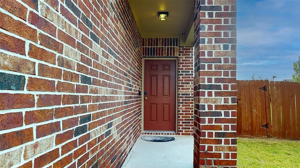 3202 Cabin Wood Way Property Photo 2