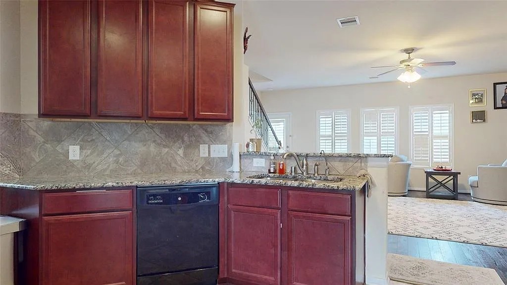 3202 Cabin Wood Way Property Photo 7