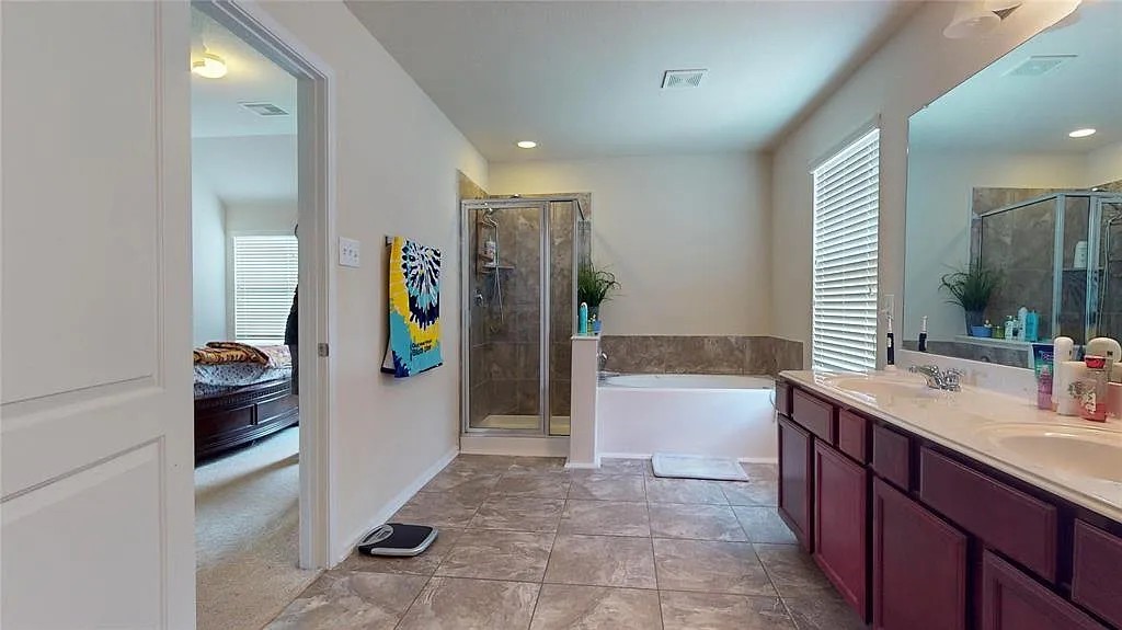 3202 Cabin Wood Way Property Photo 15