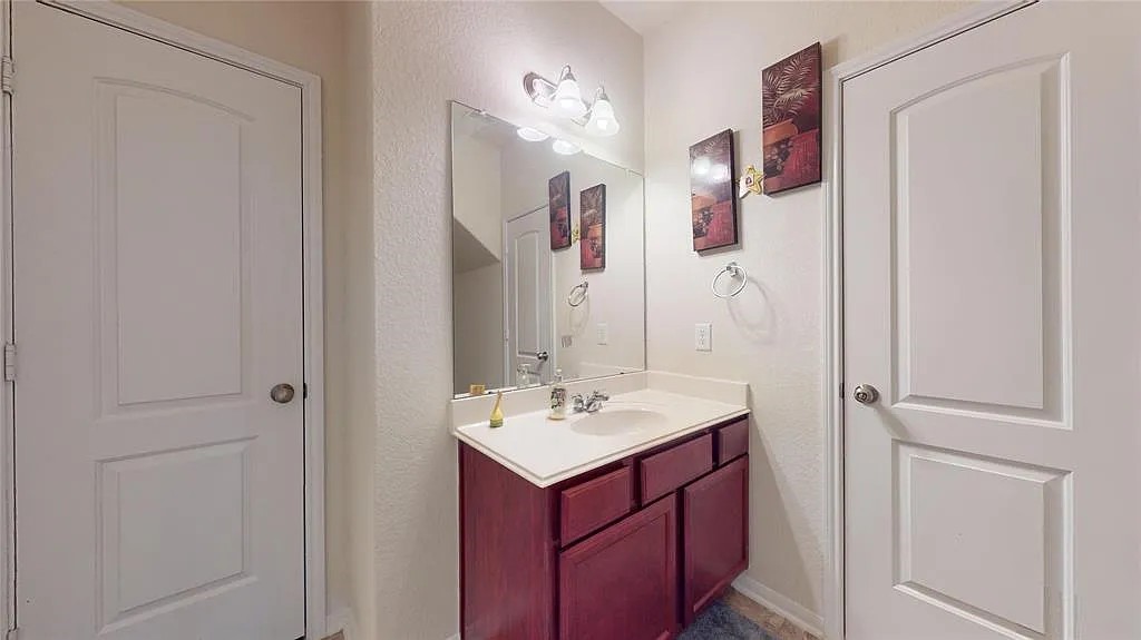 3202 Cabin Wood Way Property Photo 17