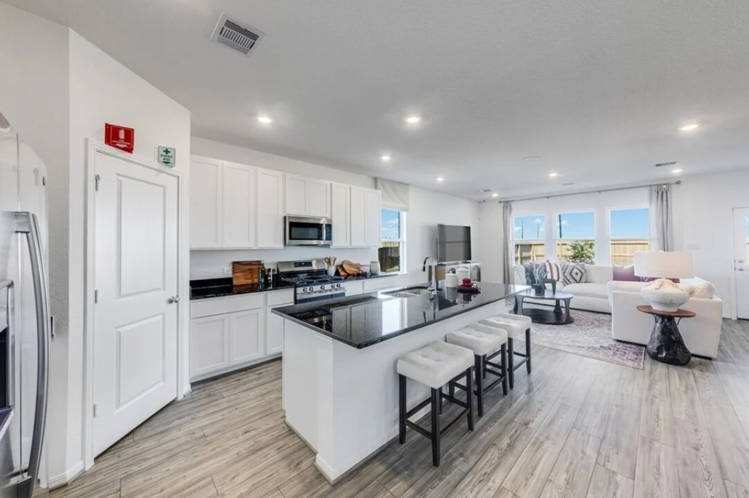 9614 Akashi Run Drive Property Photo 7