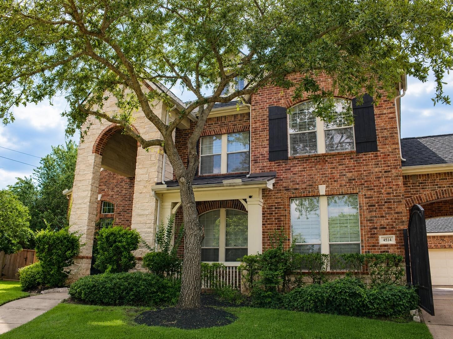 4514 Village Forest Drive Property Photo 1