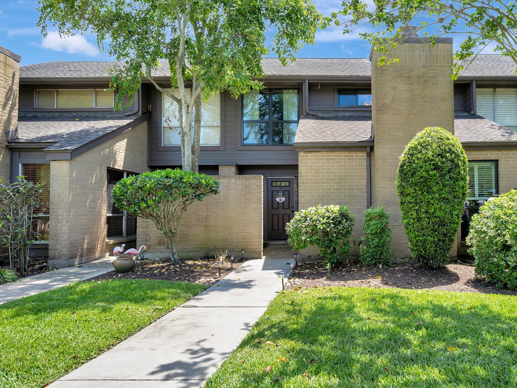 16570 Space Center Boulevard Property Photo 2