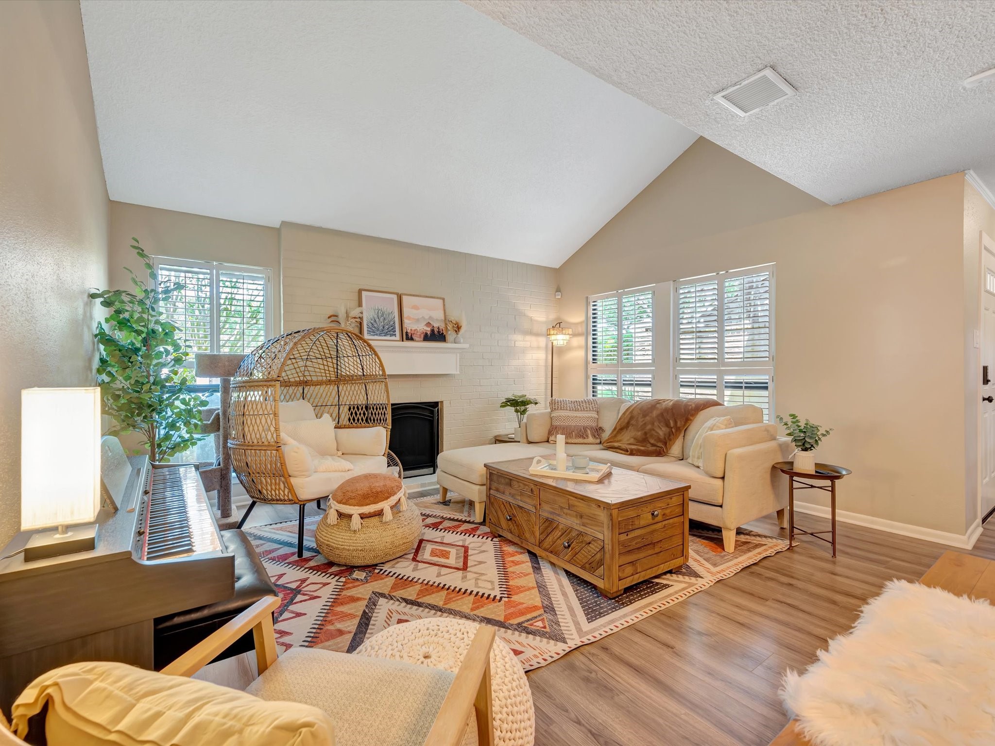 16570 Space Center Boulevard Property Photo 4