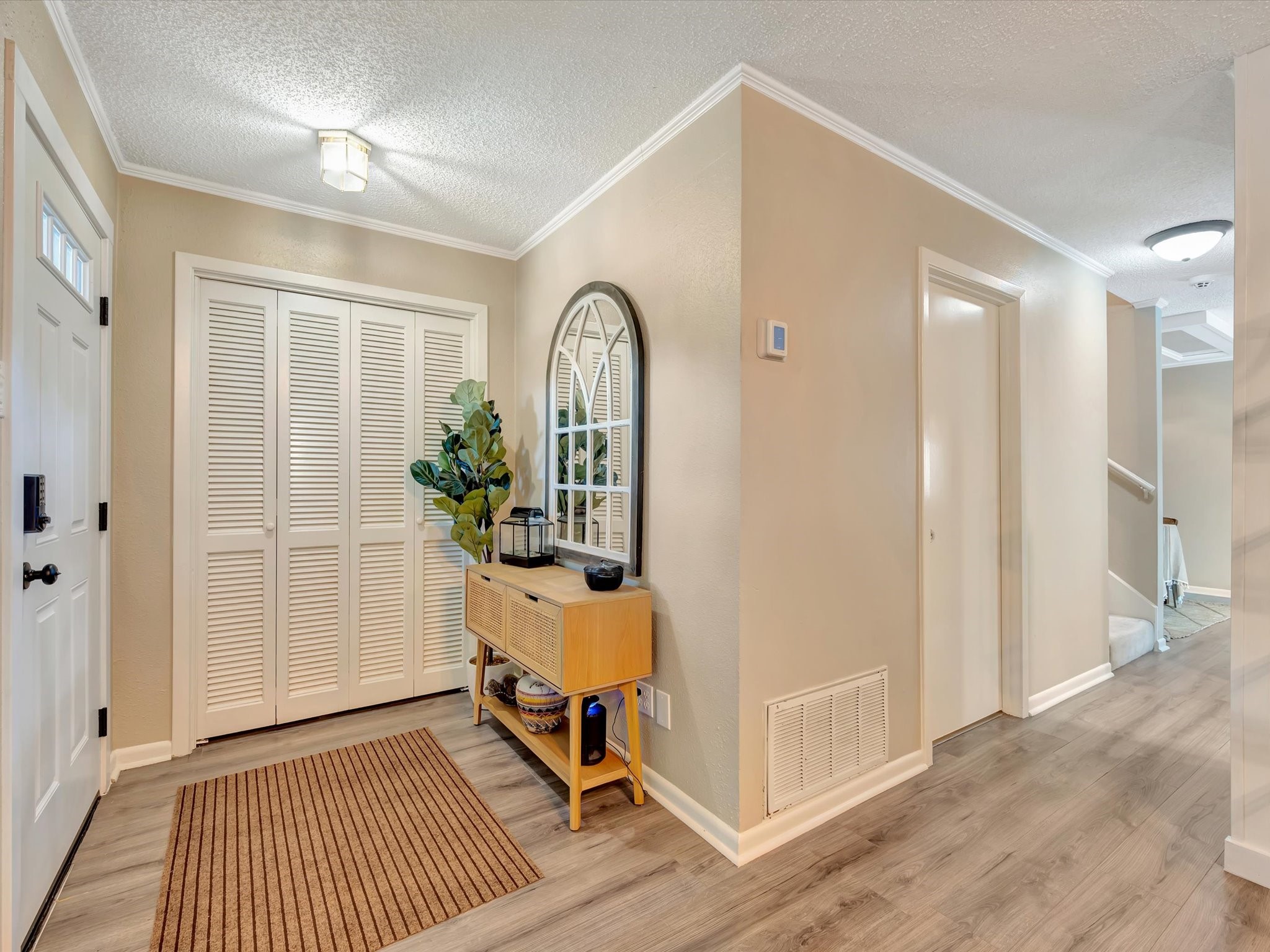 16570 Space Center Boulevard Property Photo 6