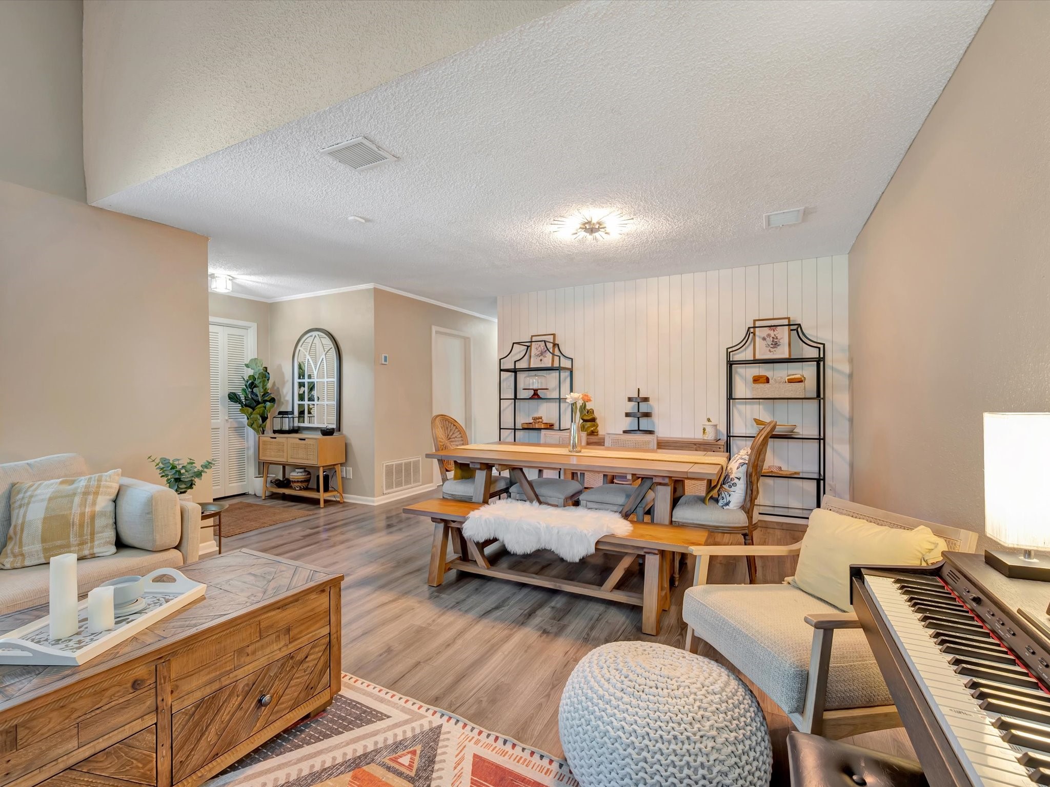 16570 Space Center Boulevard Property Photo 7