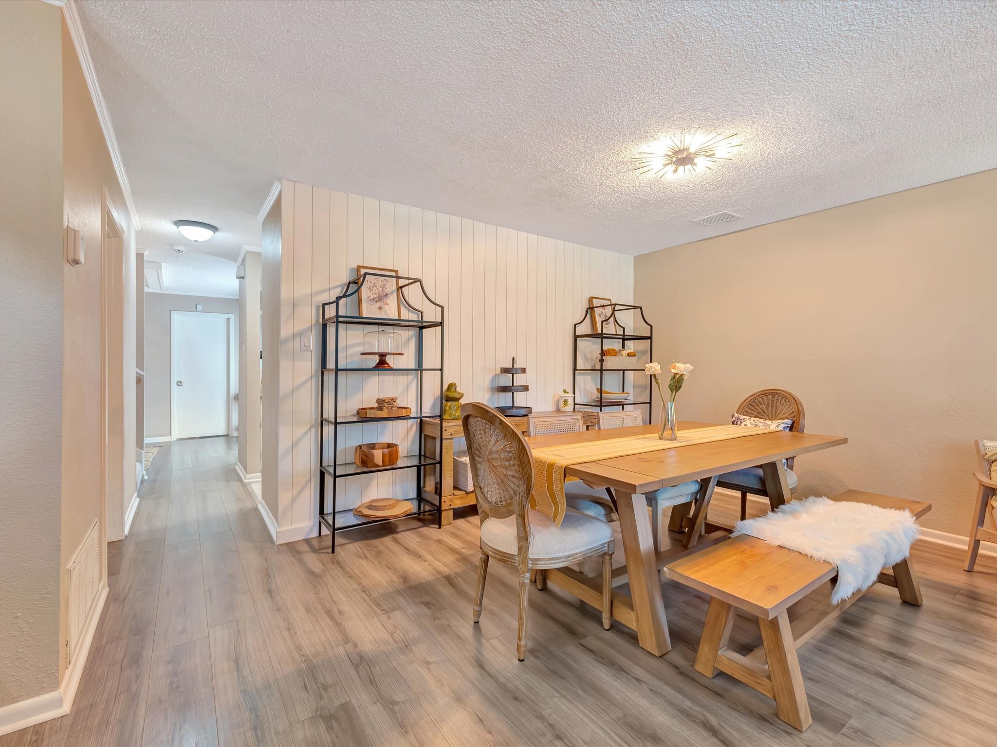 16570 Space Center Boulevard Property Photo 8