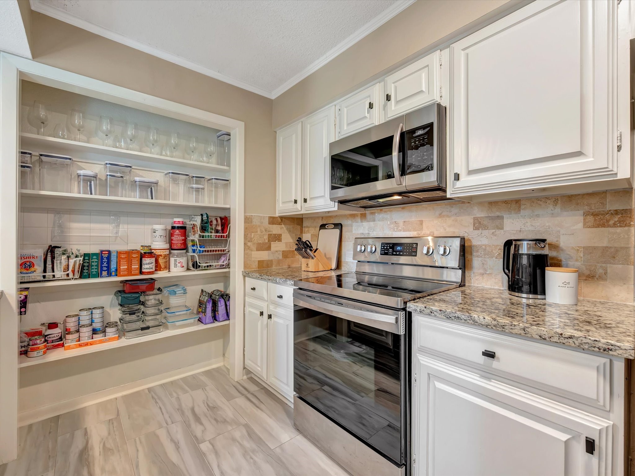 16570 Space Center Boulevard Property Photo 12