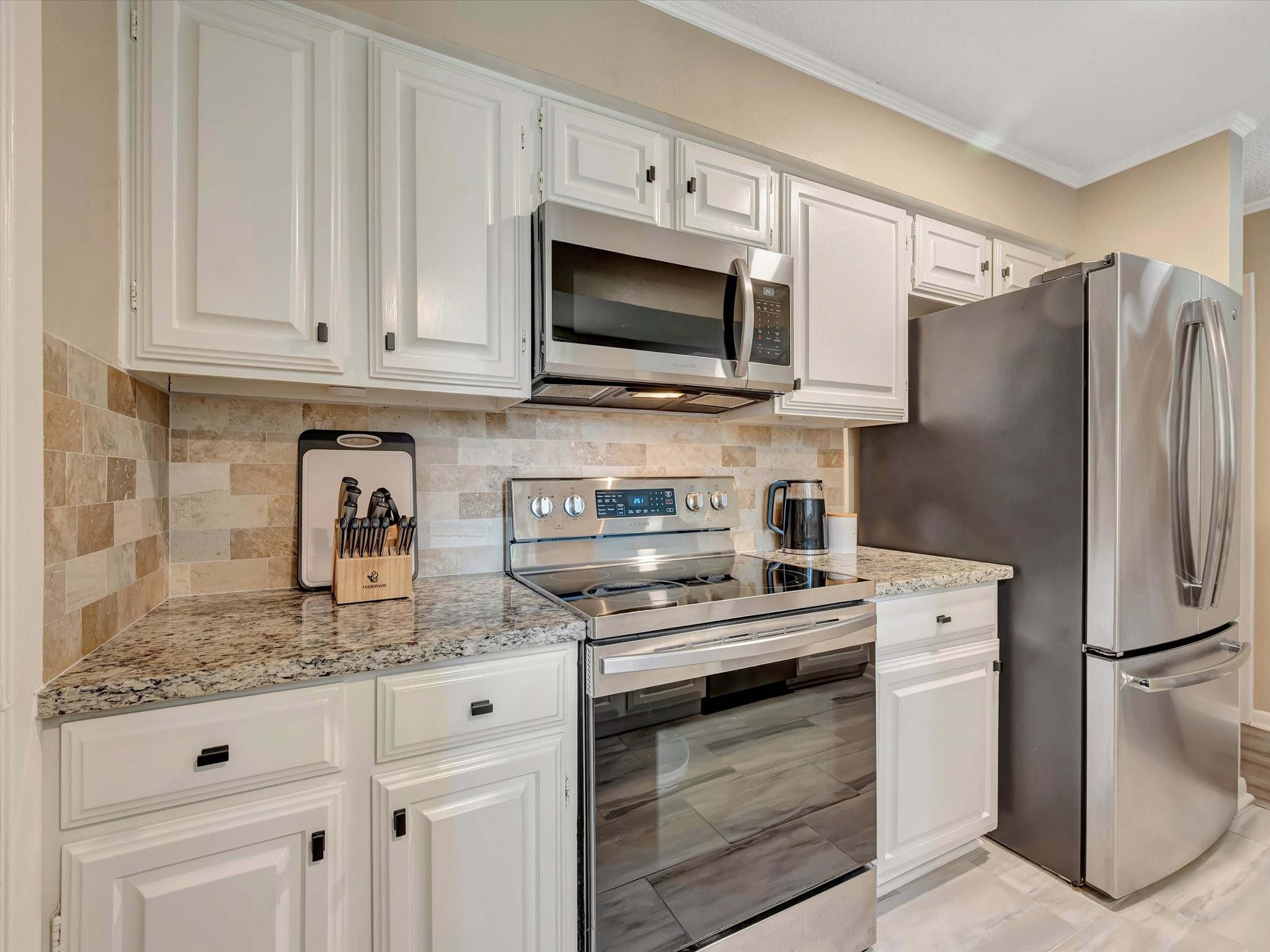 16570 Space Center Boulevard Property Photo 13