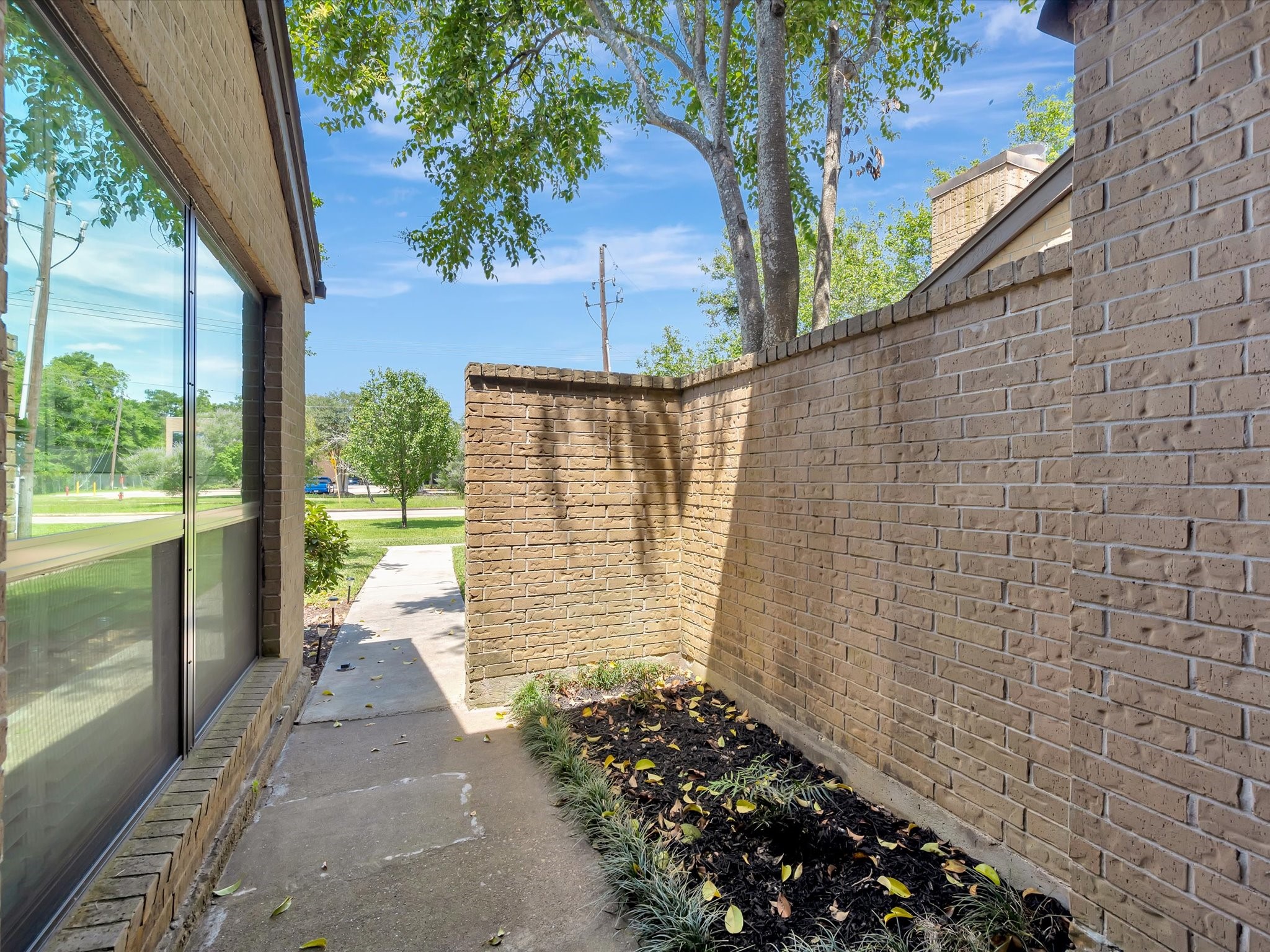 16570 Space Center Boulevard Property Photo 37