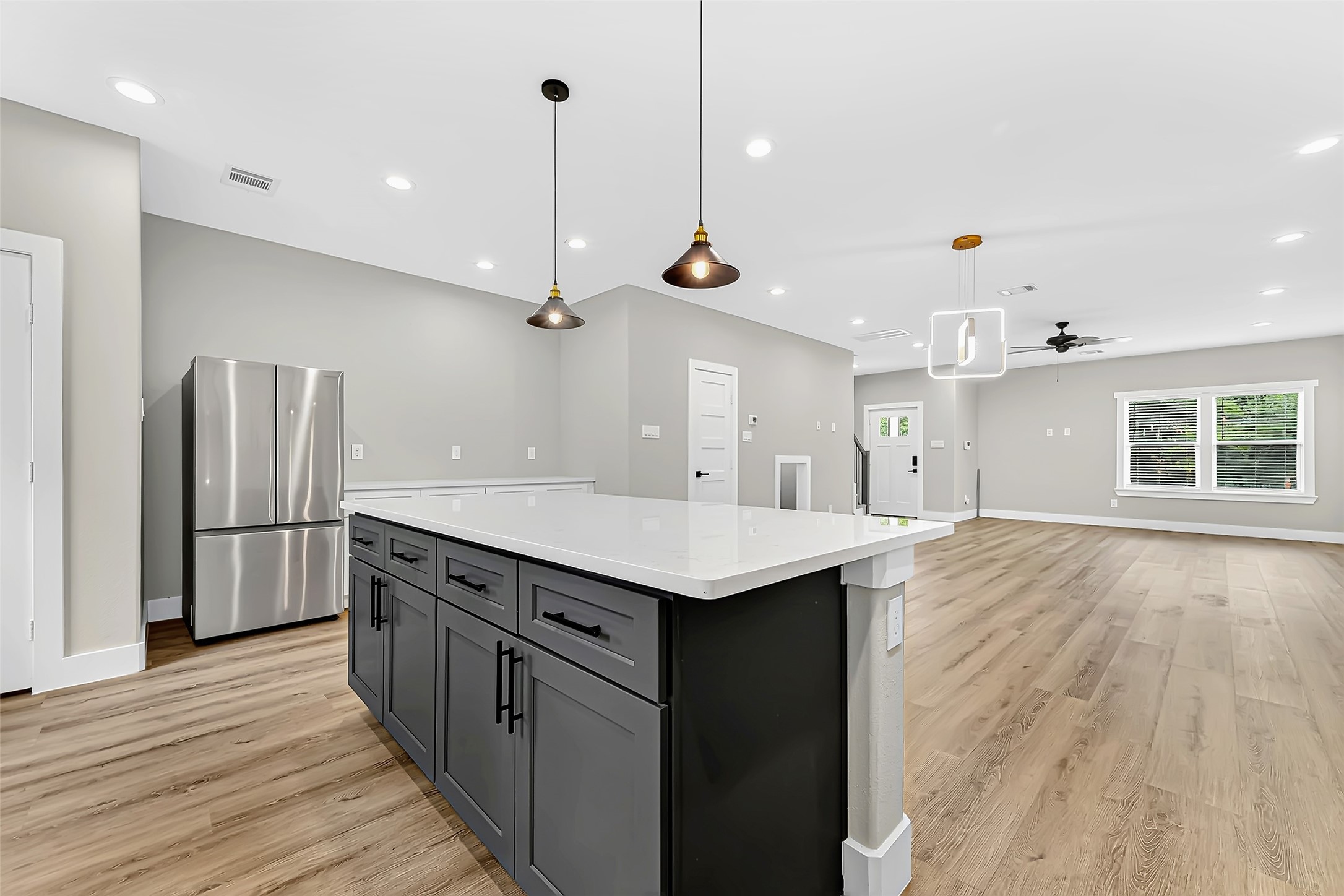 811 Avenue J Place A Property Photo 3