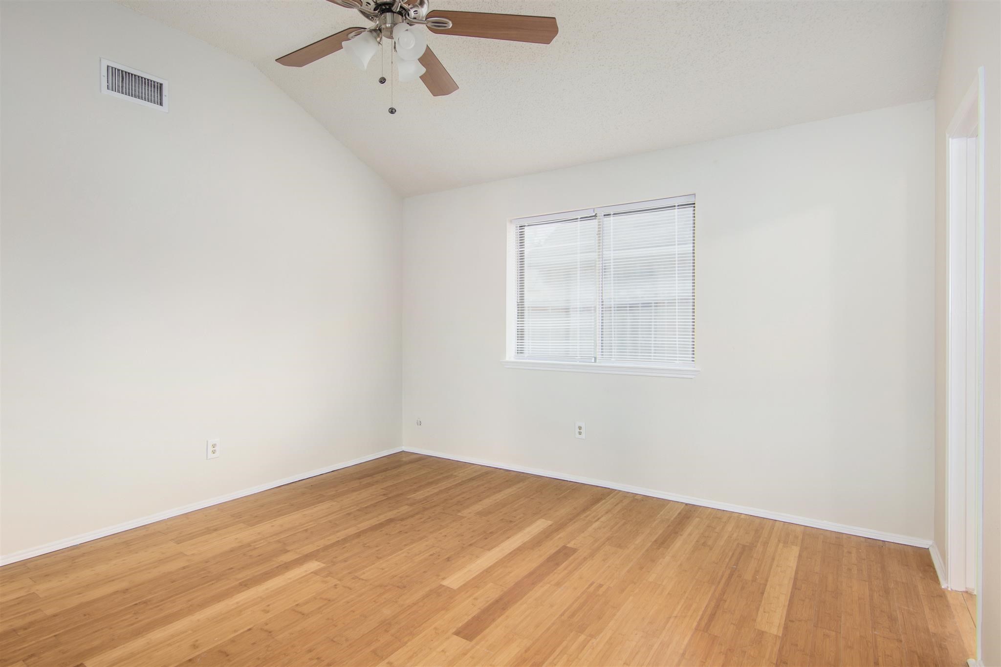 4930 Shadowdale Drive Property Photo 12