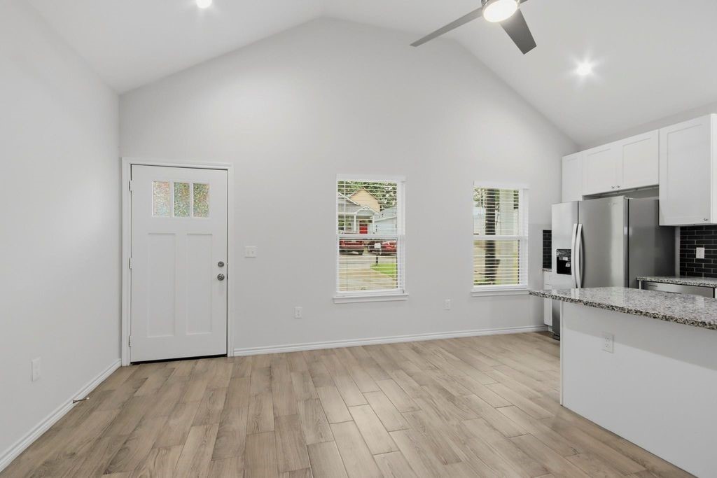 16902 Balmoral Property Photo 4