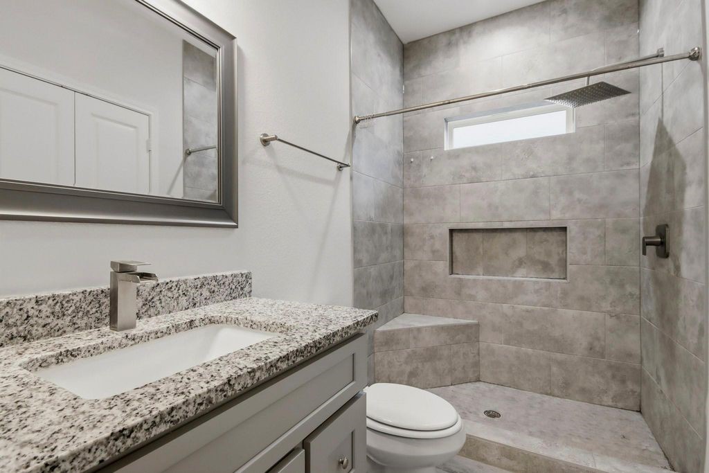16902 Balmoral Property Photo 7