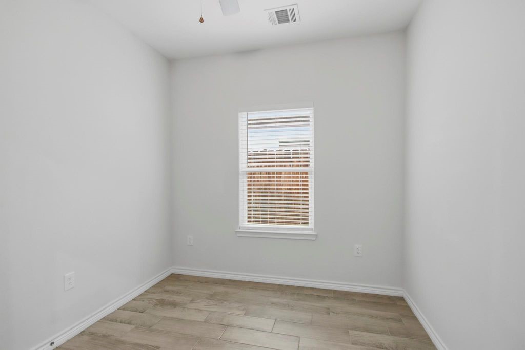 16902 Balmoral Property Photo 12