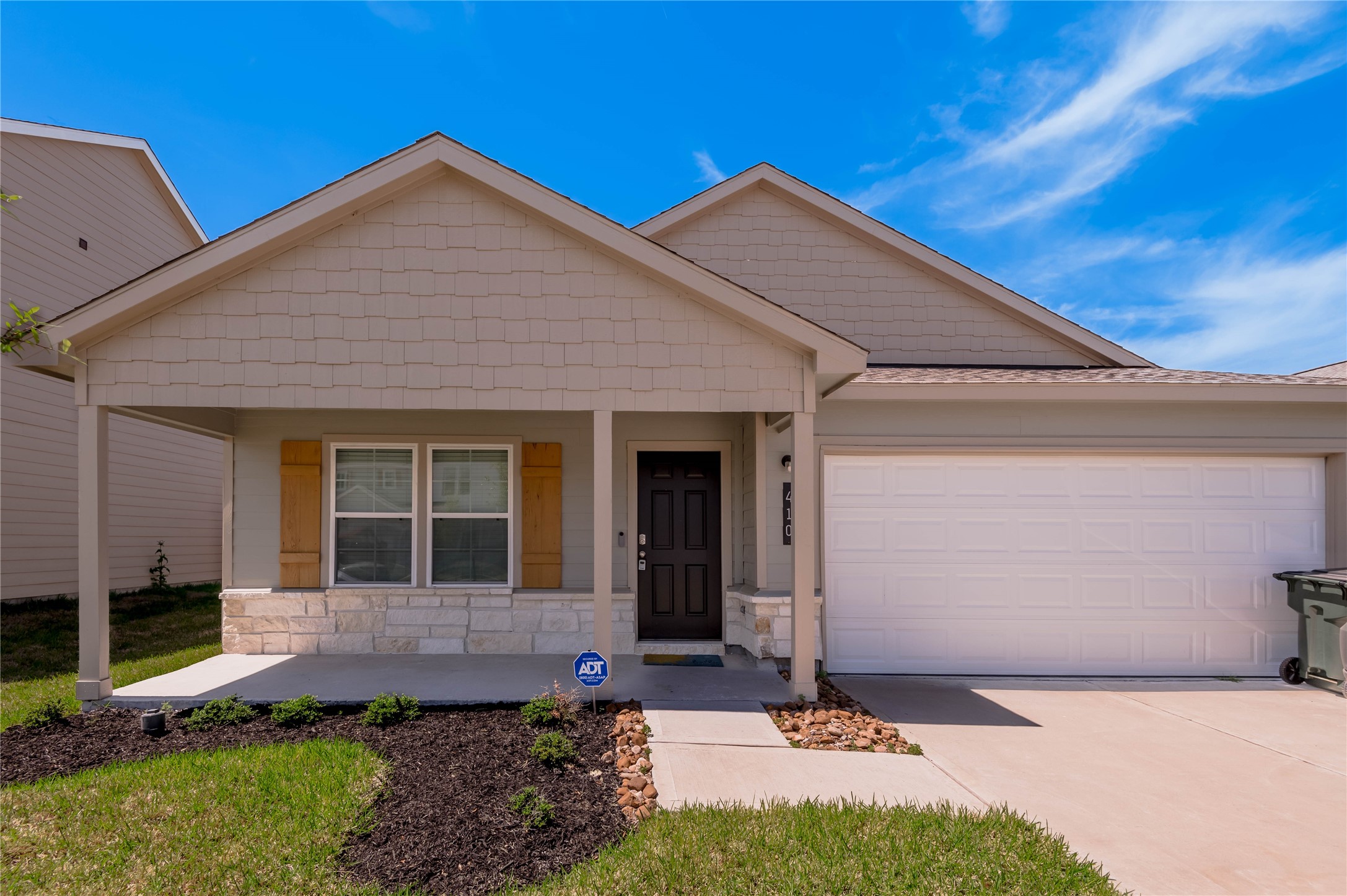 410 Del Monte Drive Property Photo 1