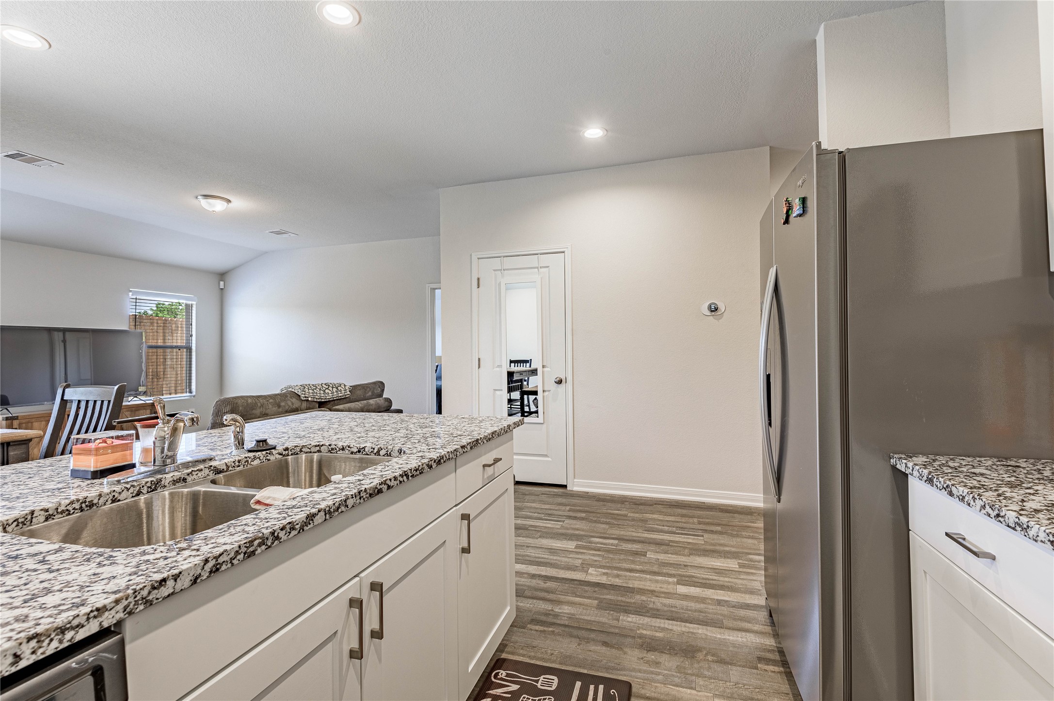 410 Del Monte Drive Property Photo 11