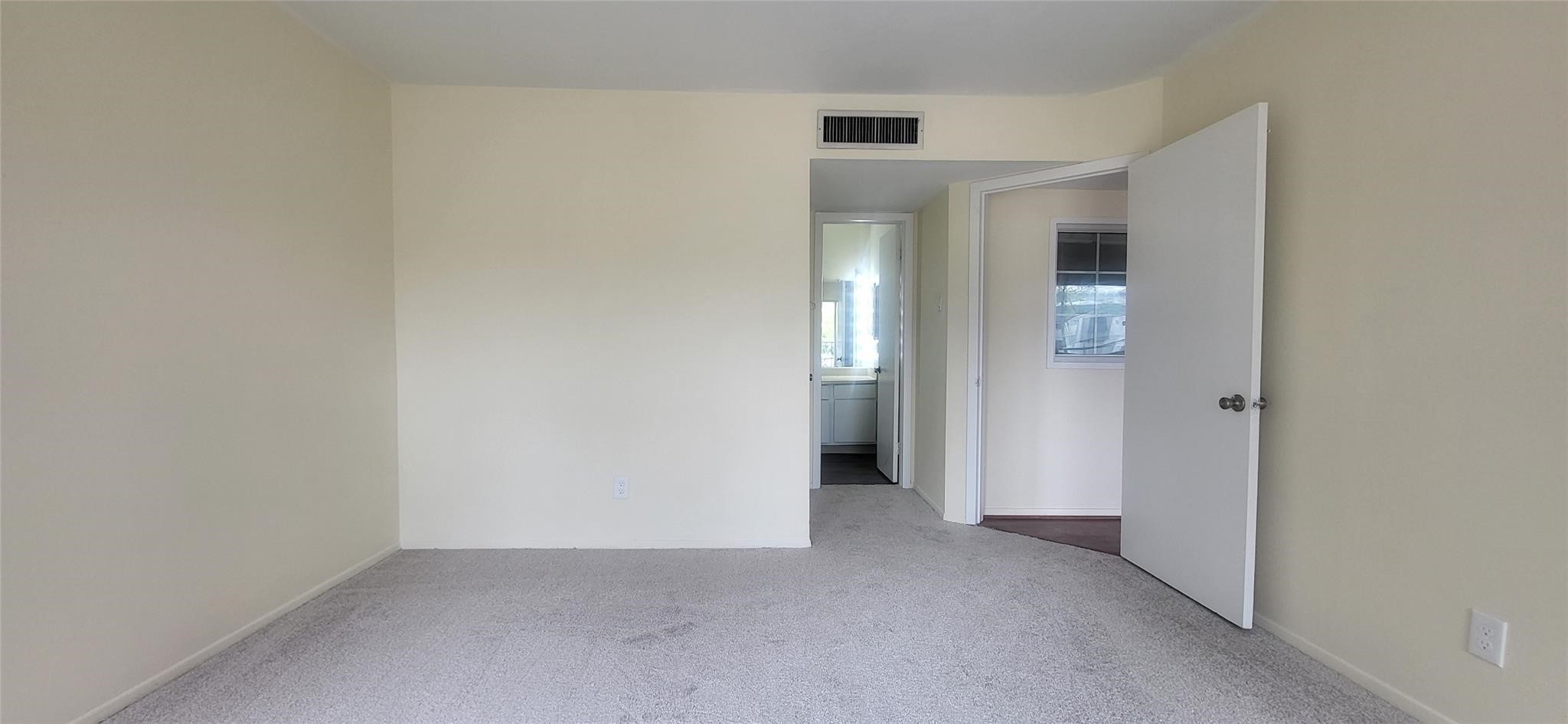 2822 S Bartell Drive 21 Property Photo 9