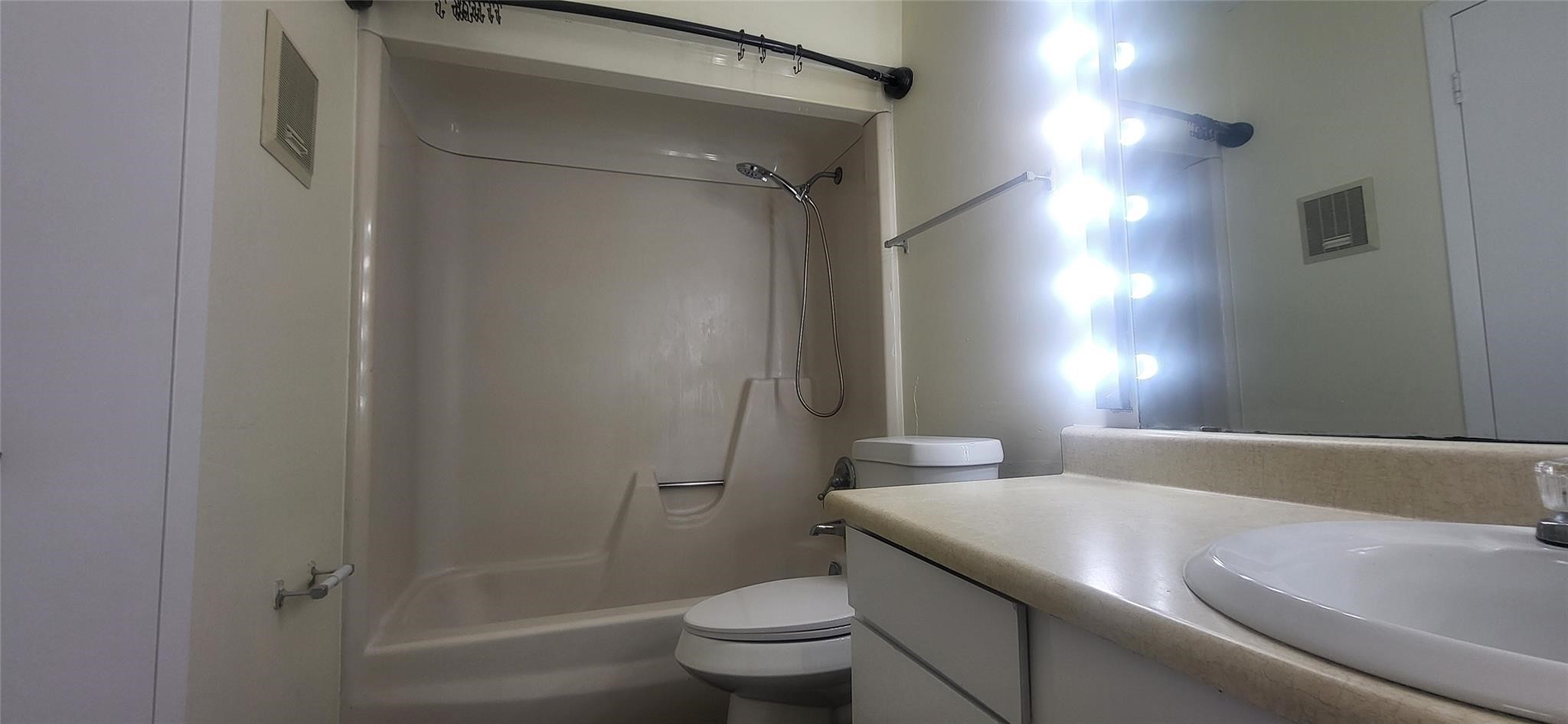 2822 S Bartell Drive 21 Property Photo 11