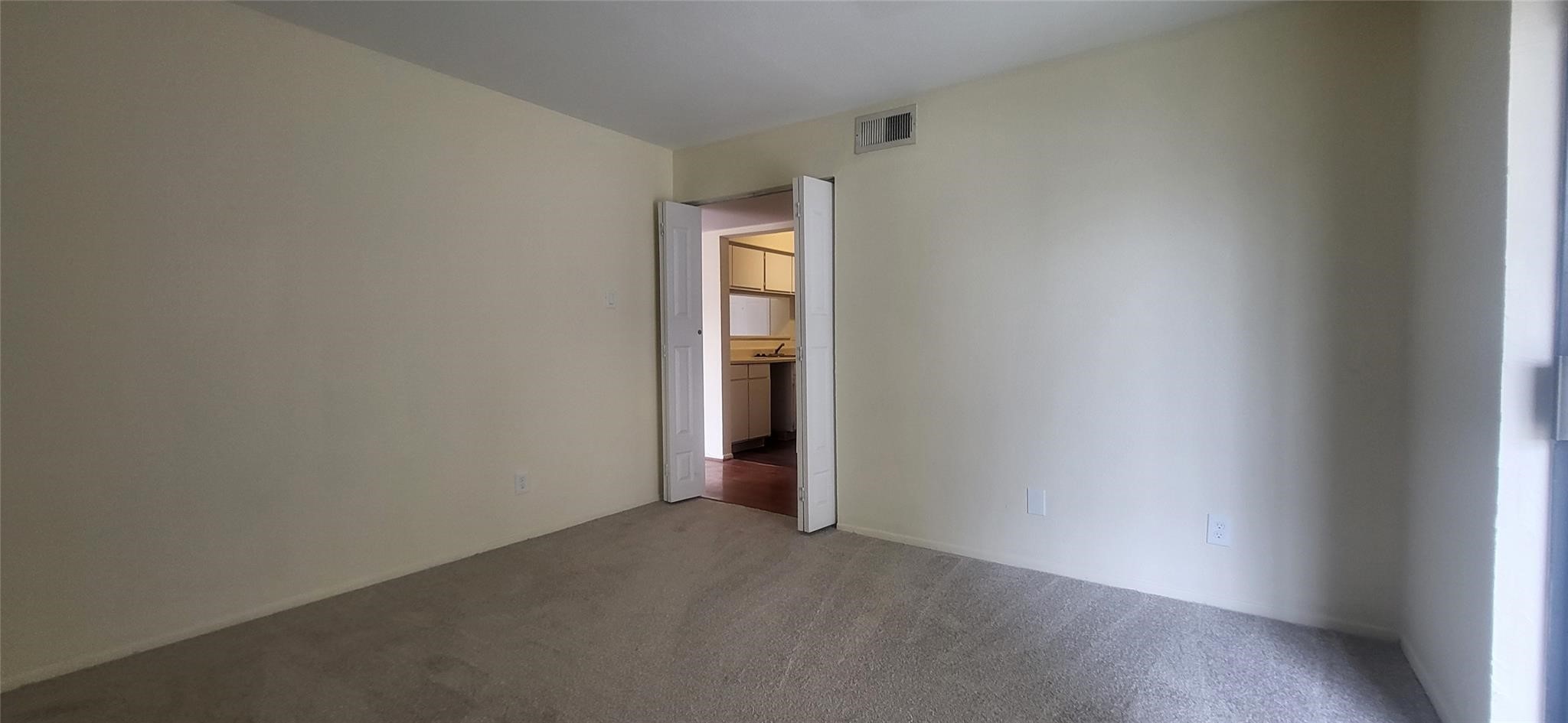 2822 S Bartell Drive 21 Property Photo 12