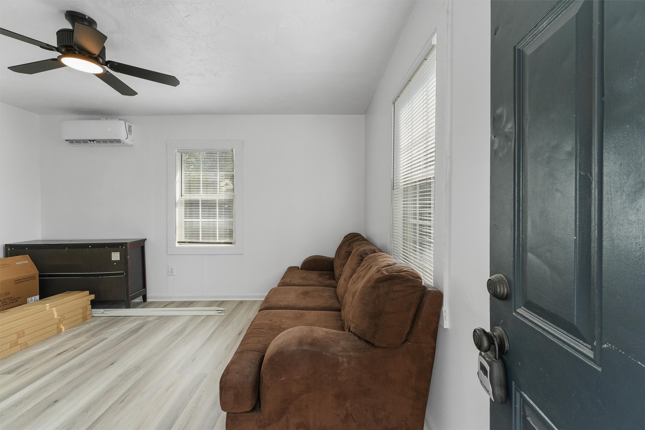 8514 Spaulding Street Property Photo 4