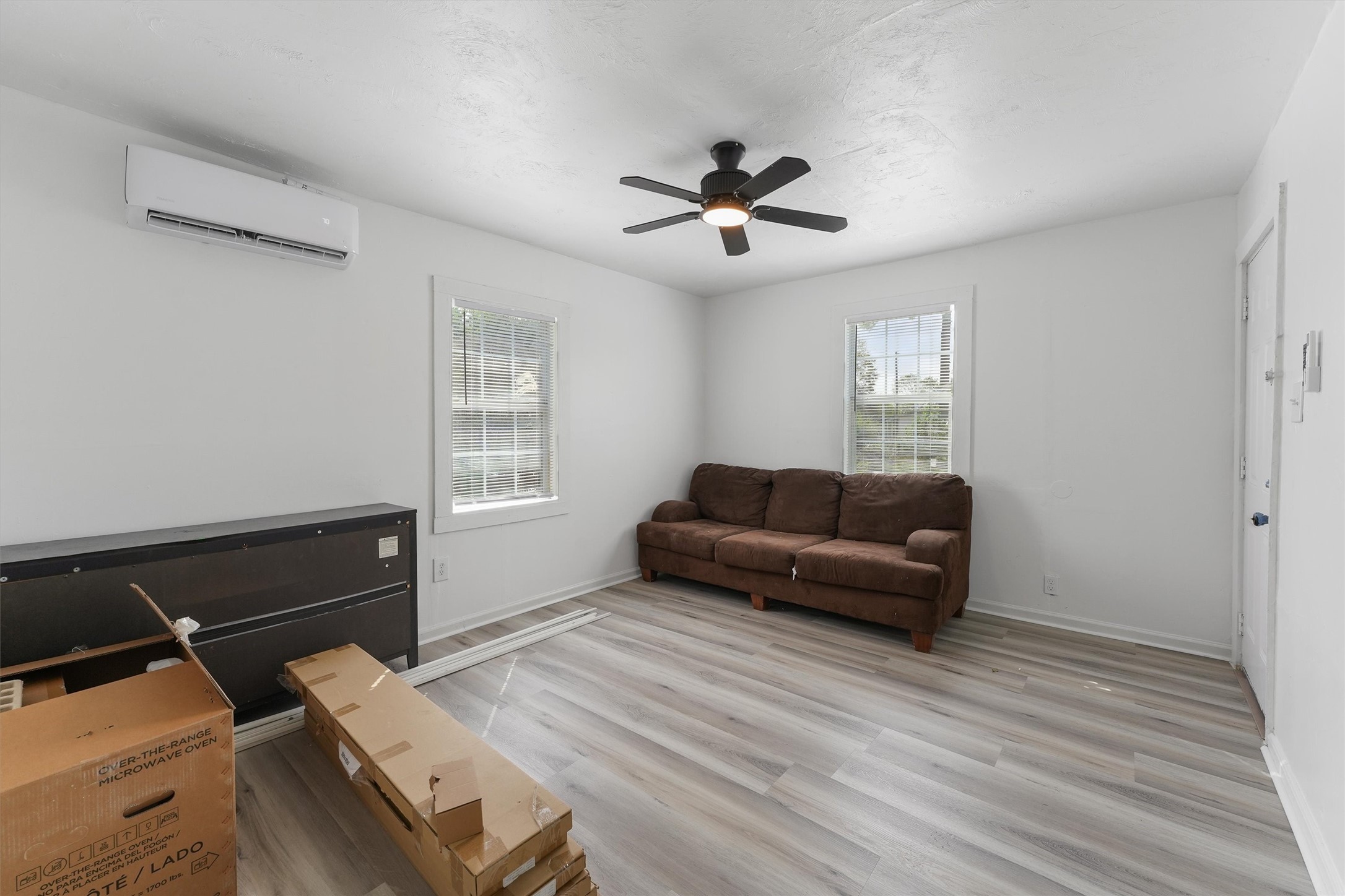 8514 Spaulding Street Property Photo 6
