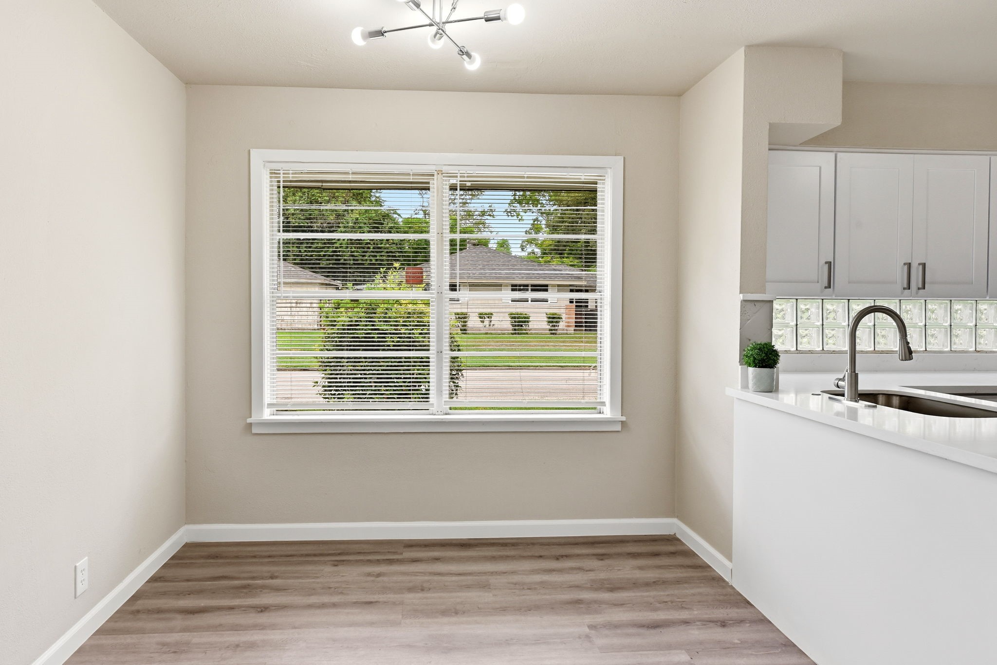 6602 Reed Road Property Photo 7