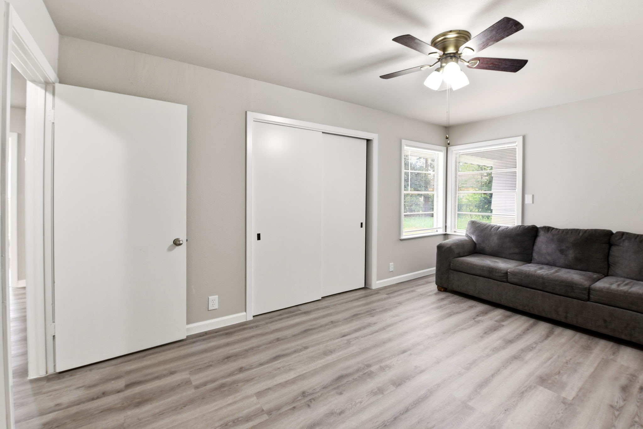 6602 Reed Road Property Photo 10