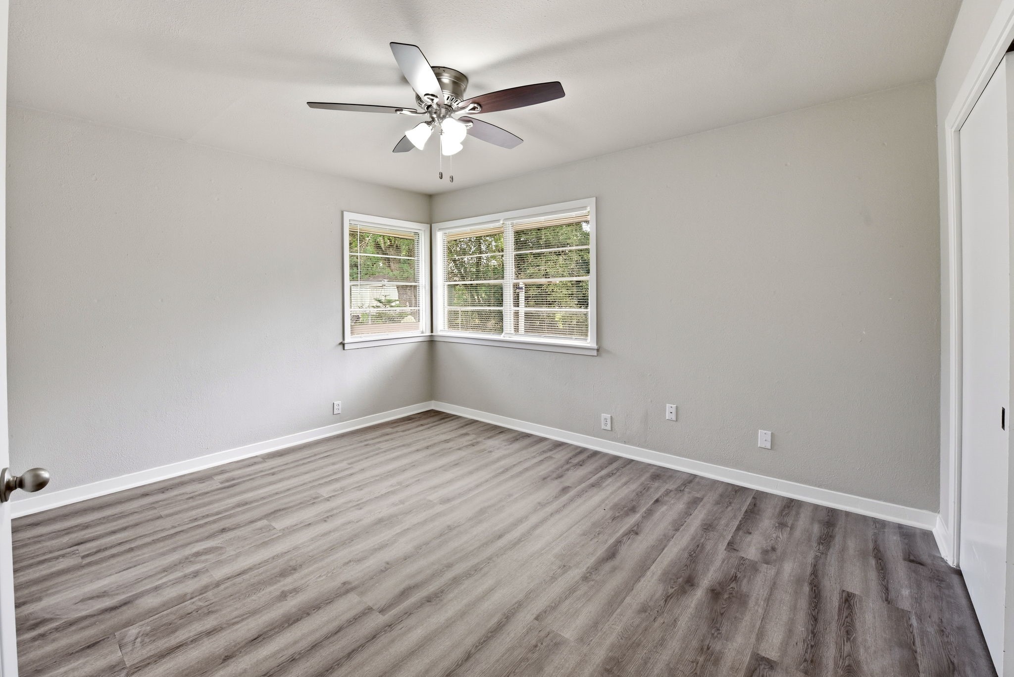 6602 Reed Road Property Photo 11