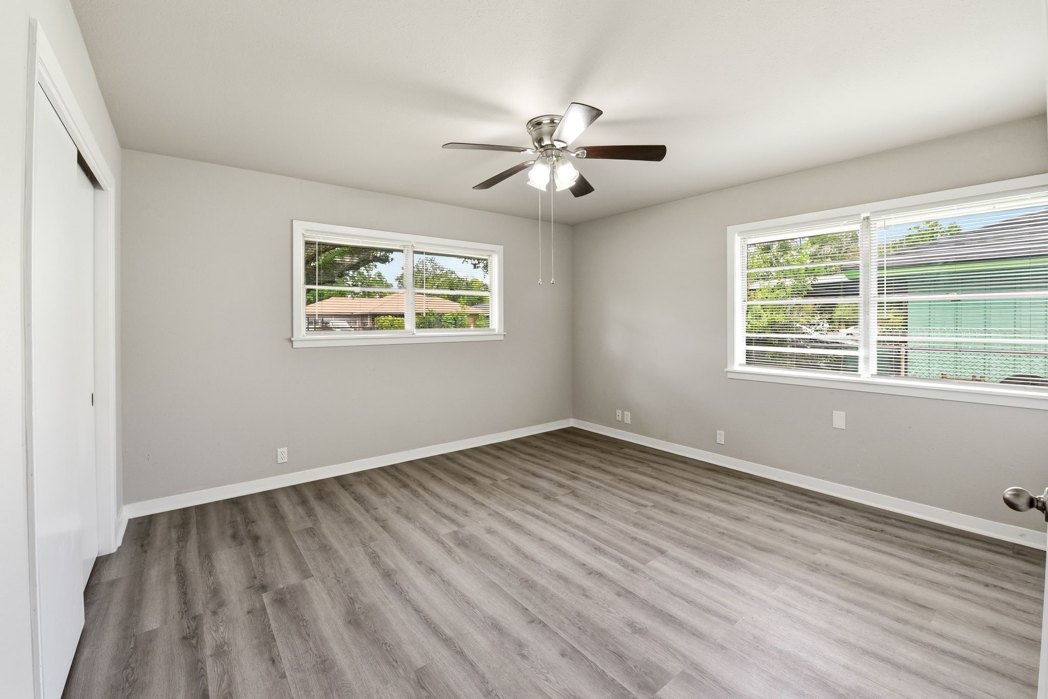 6602 Reed Road Property Photo 13