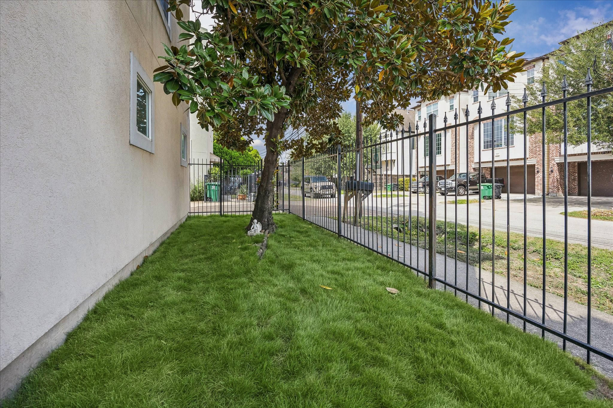 5507 Kansas Street Property Photo 2