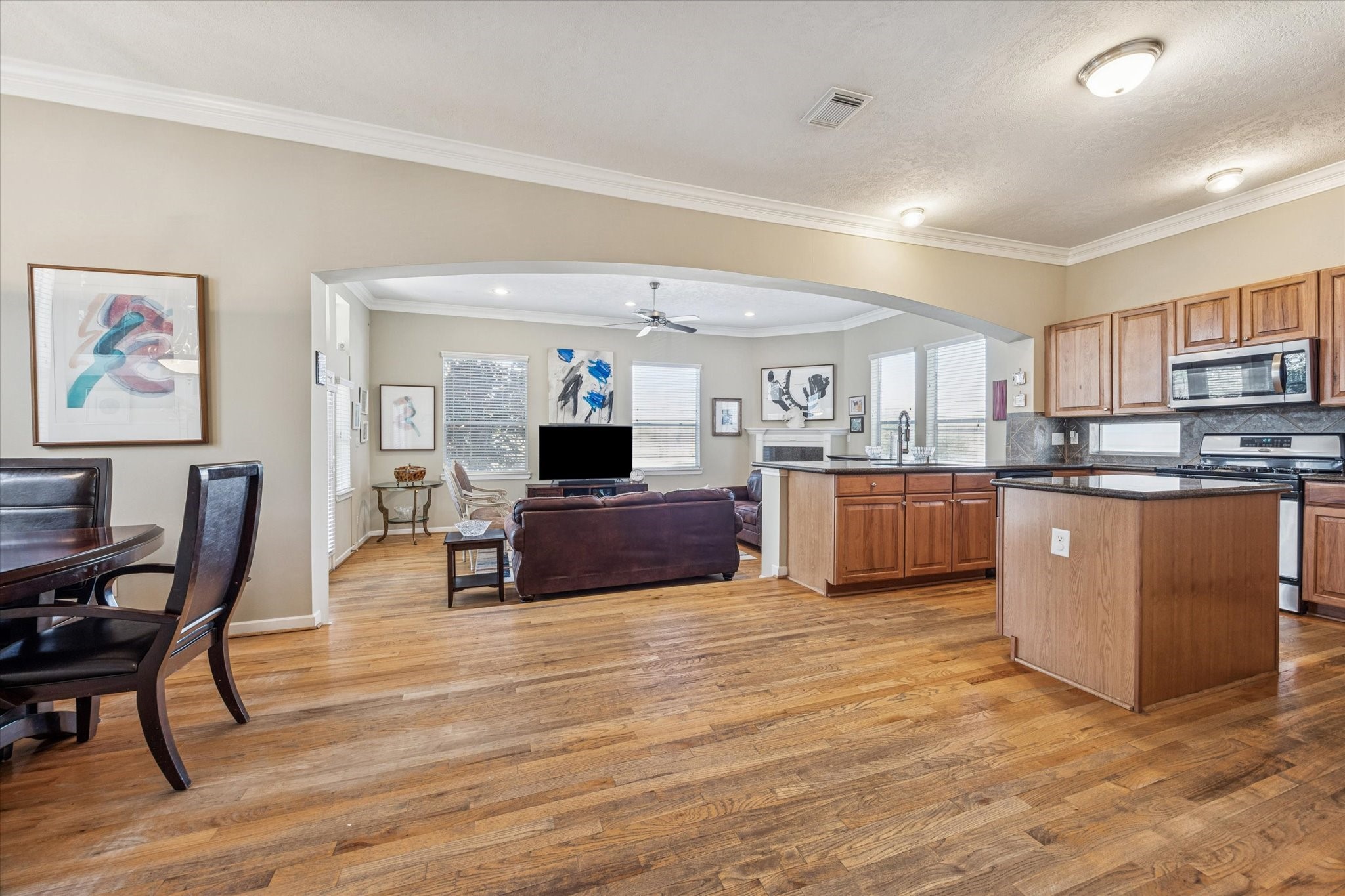 5507 Kansas Street Property Photo 5
