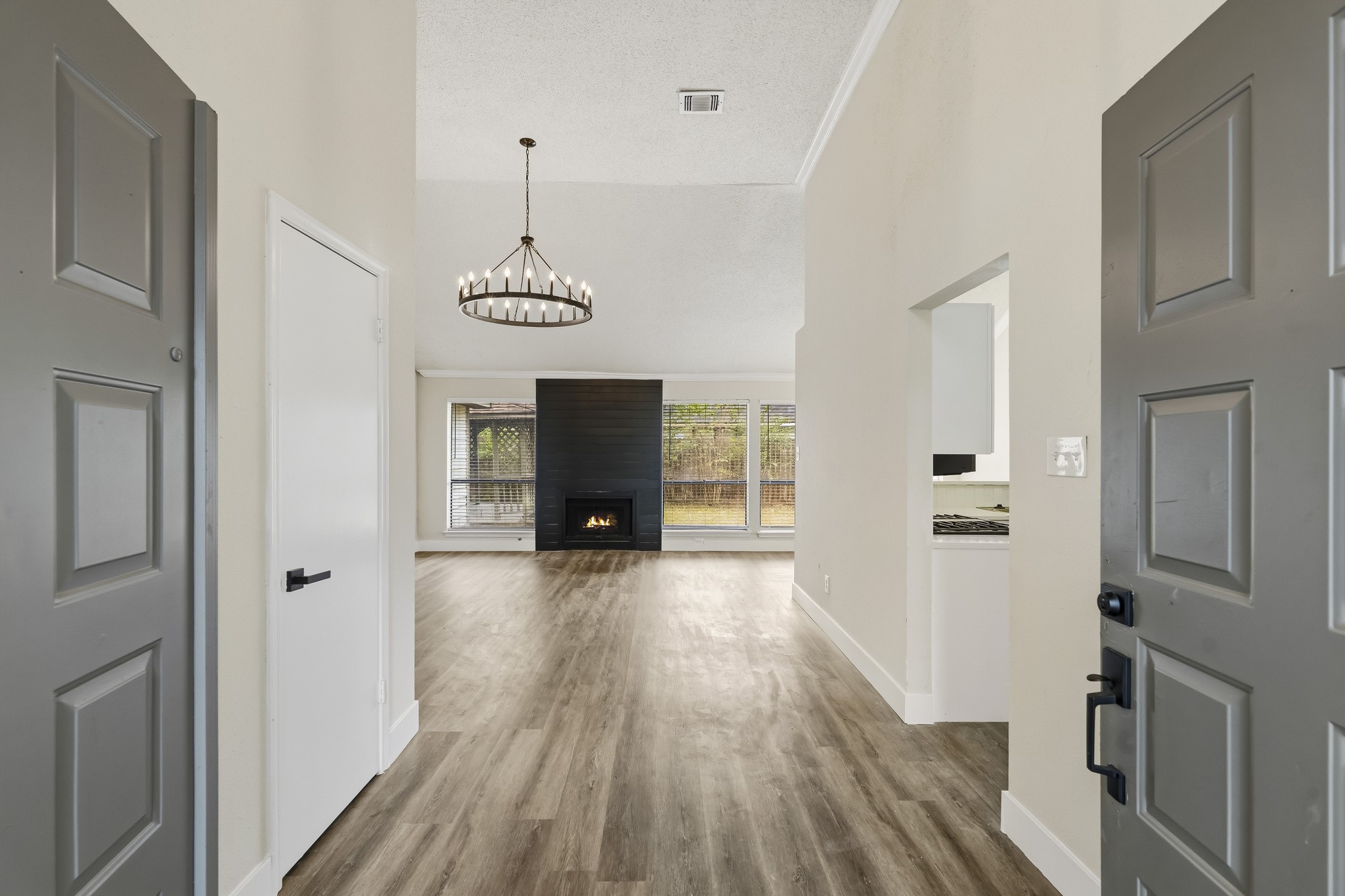 1019 Margate Court Property Photo 2
